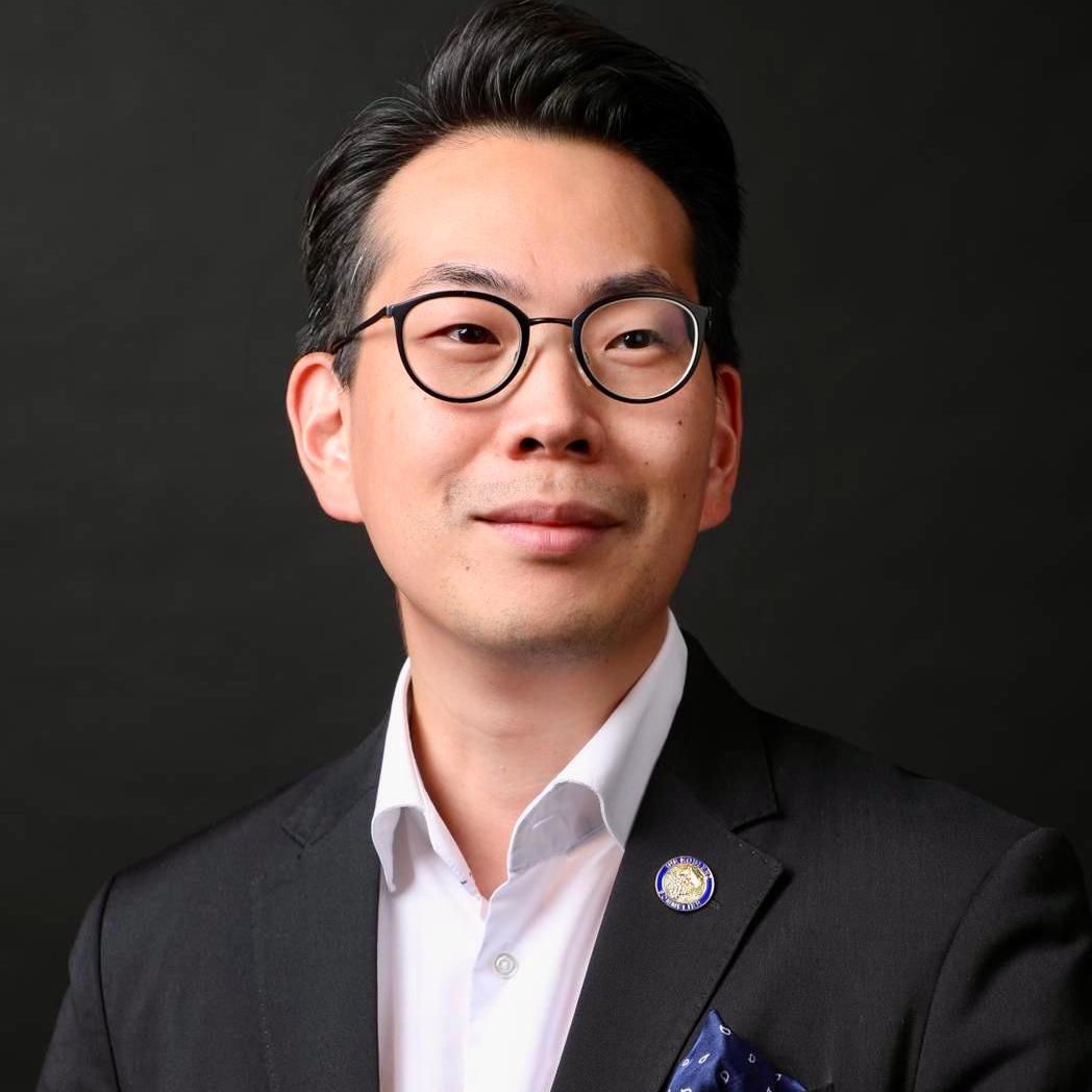 Kyung-Kuk Lee